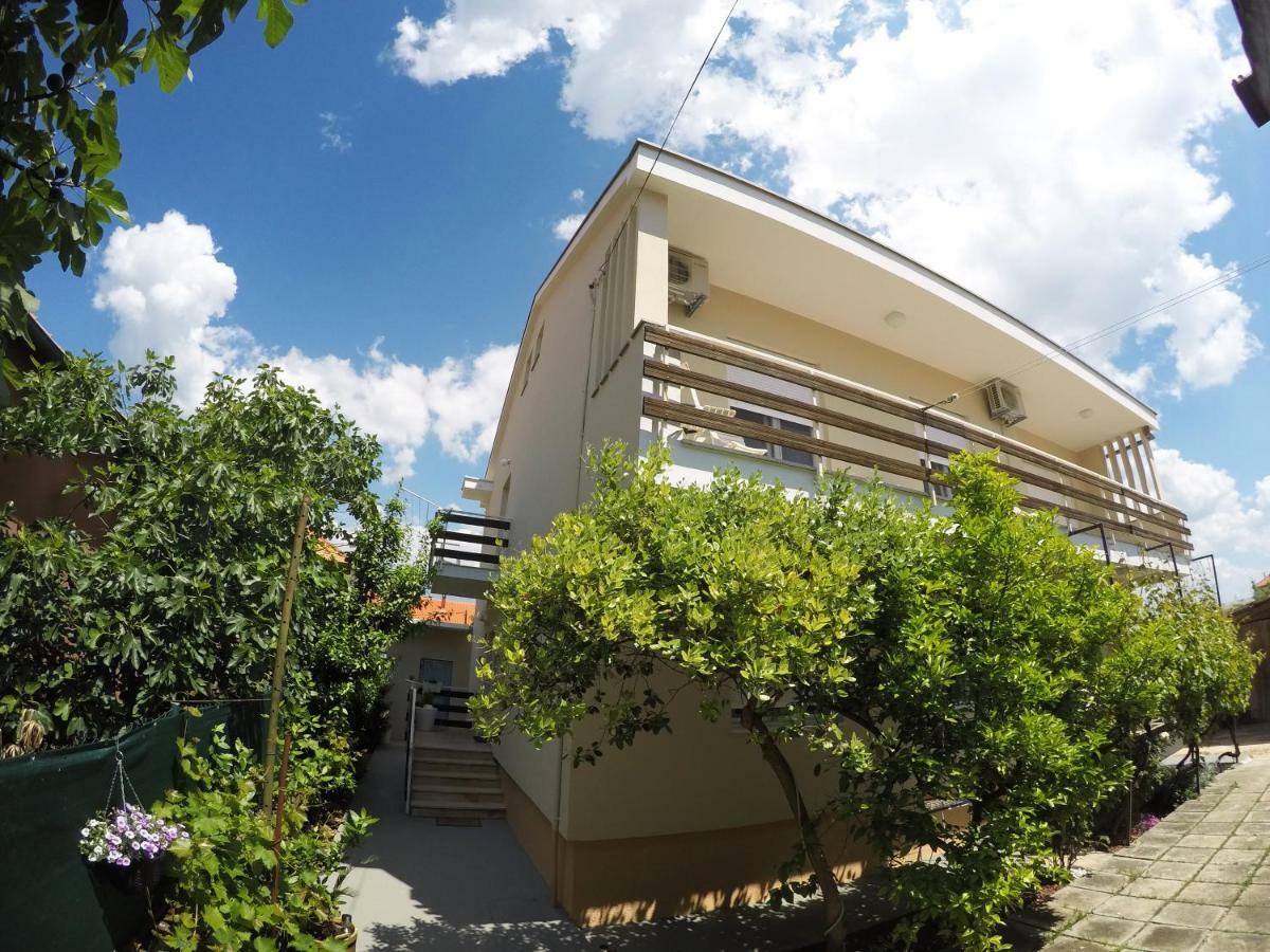 Apartments Suzy Zara Esterno foto